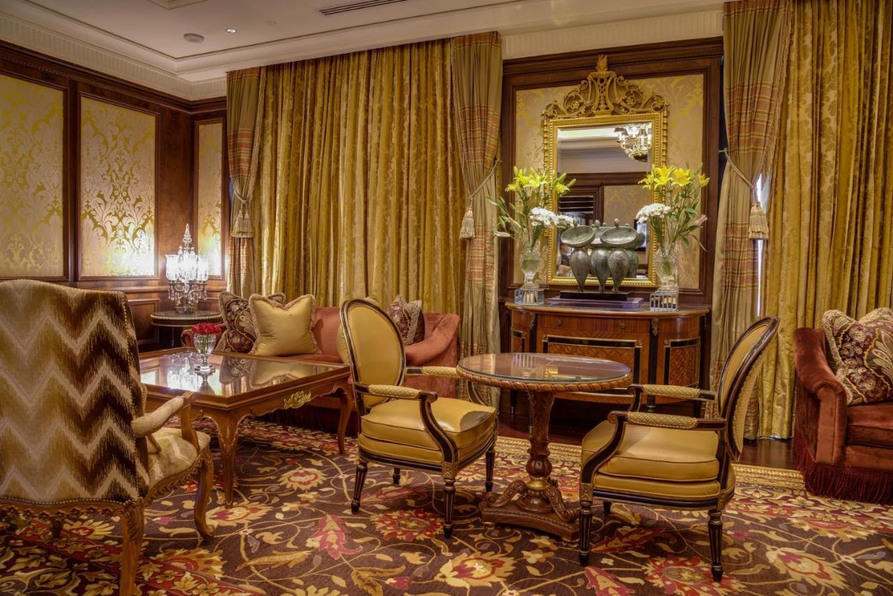 The Leela Palace New Delhi Exterior photo A suite at the Taj Mahal Palace