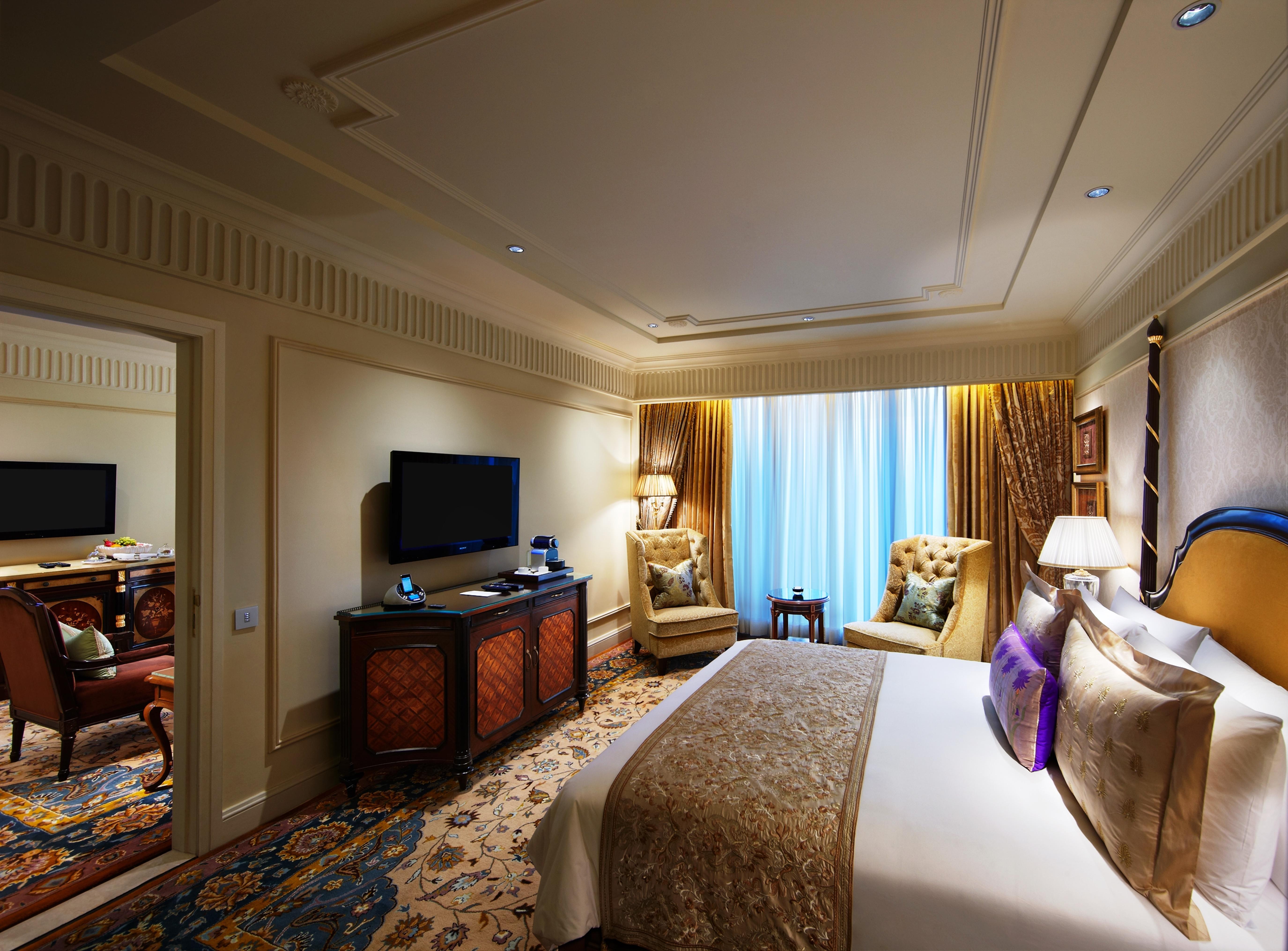 The Leela Palace New Delhi Exterior photo A suite at the hotel