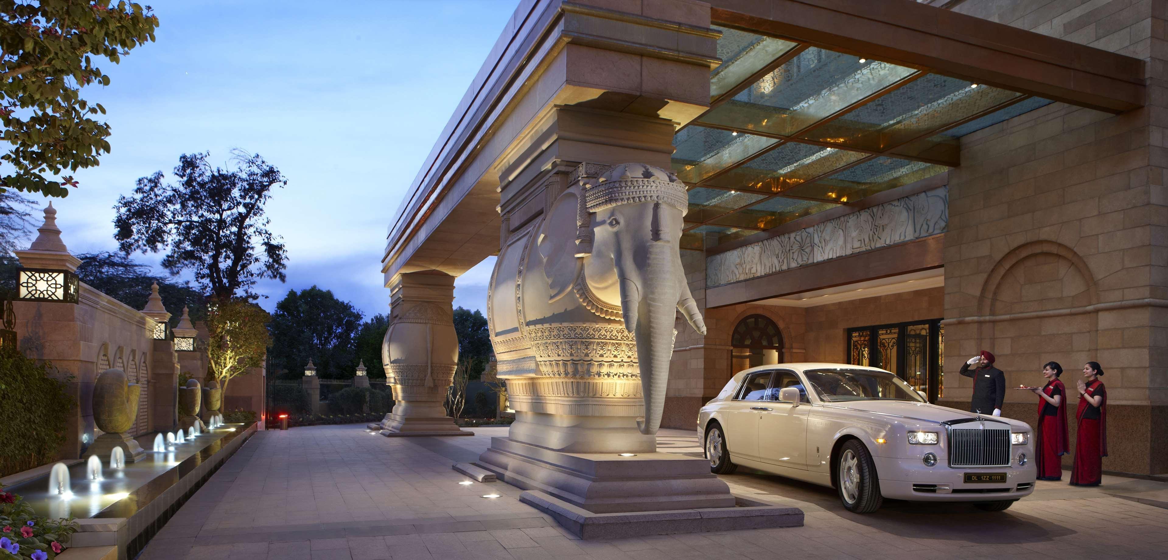 The Leela Palace New Delhi Exterior photo The St. Regis Mumbai