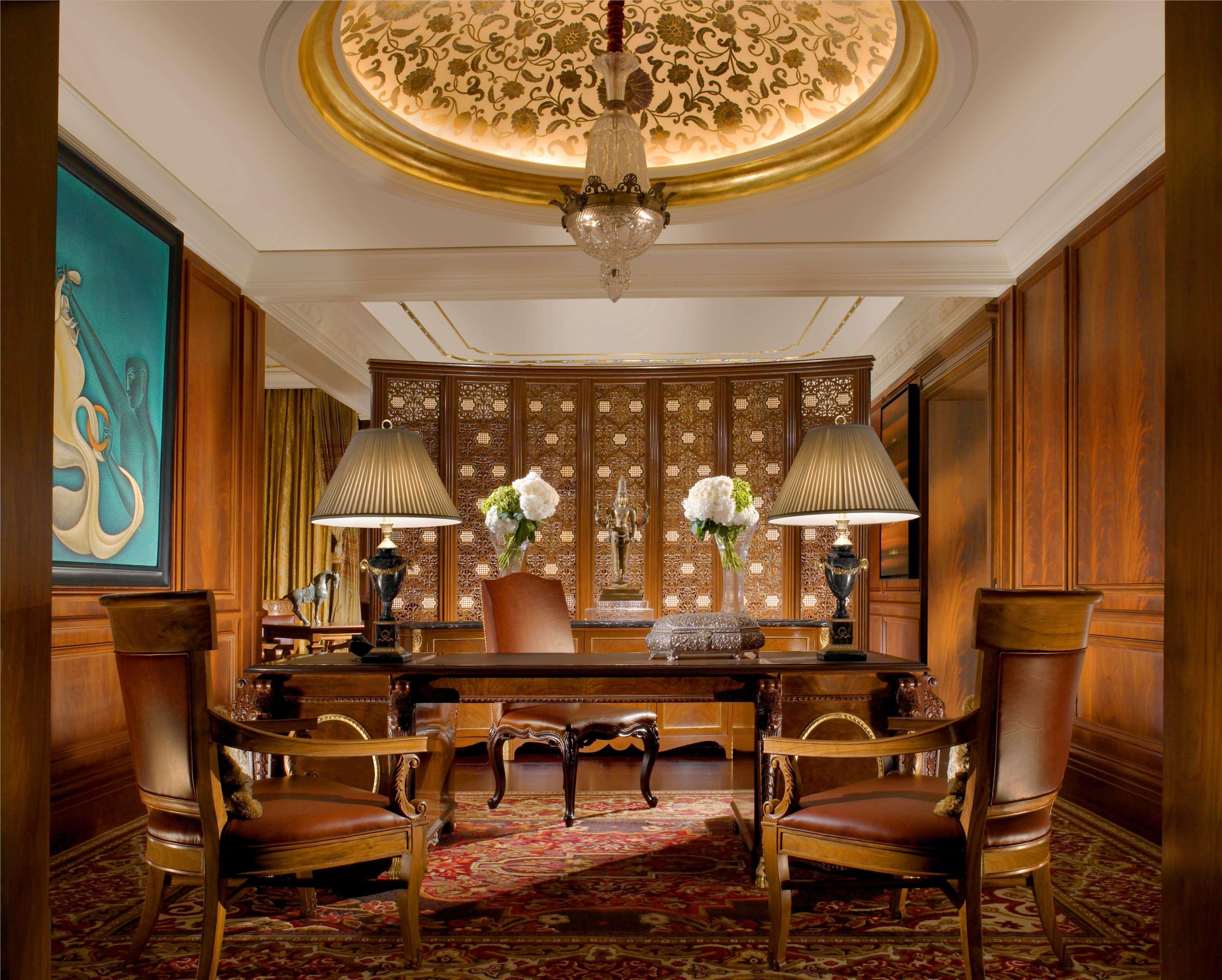 The Leela Palace New Delhi Exterior photo The lobby of the Mandarin Oriental, Bangkok