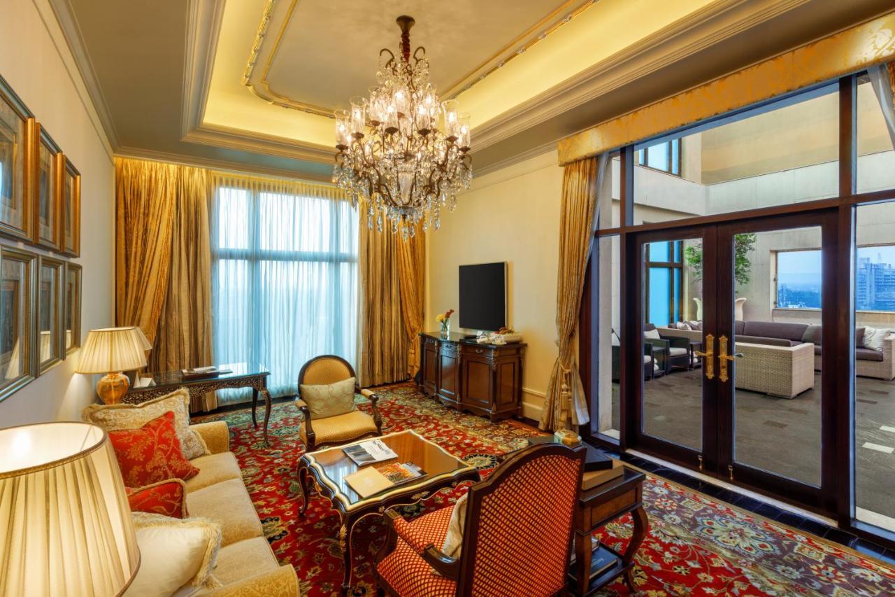 The Leela Palace New Delhi Exterior photo A suite at the Taj Mahal Palace, Mumbai